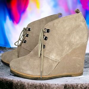 Steve Madden fawn tan leather suede wedge ankle boots